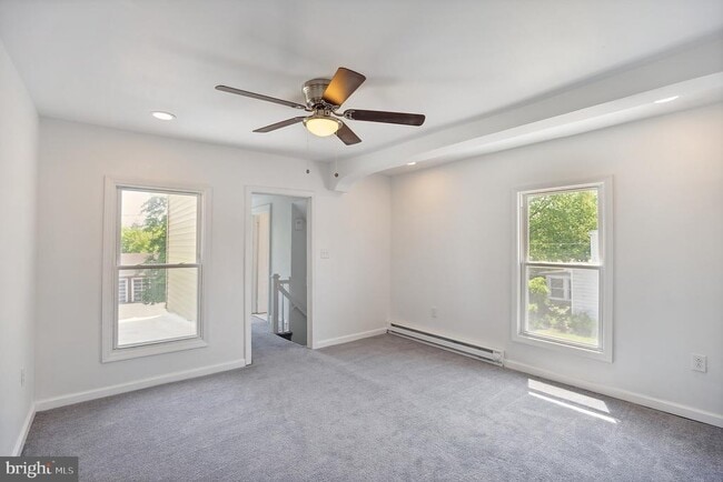 Photo - 128 W Broad St
