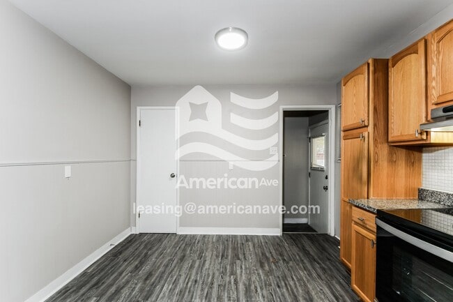 Photo - 1523 Redman Blvd