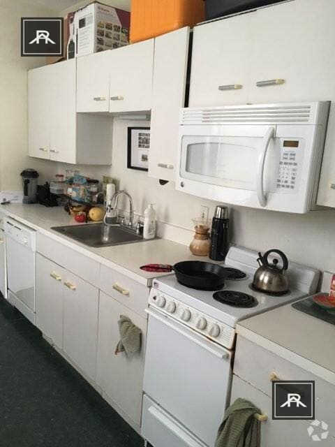 Building Photo - 1 bedroom in Brighton MA 02135 Unit 18 Rental