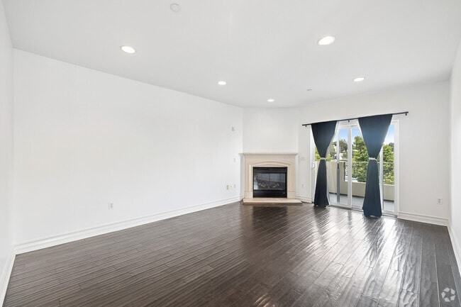 3BR, 2BA - 1,687SF - Living Room - 1409 S Westgate Ave