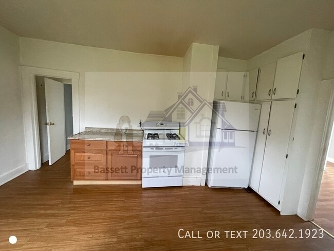Photo - 115 Hubbard Pl