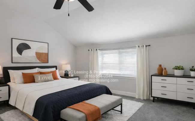 Photo - Eagle Creek Townhome with primary bedroom and bath on 1st level! June Specials Available