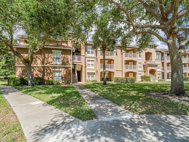 Photo - 5060 Fairways Cir Unidad # F112