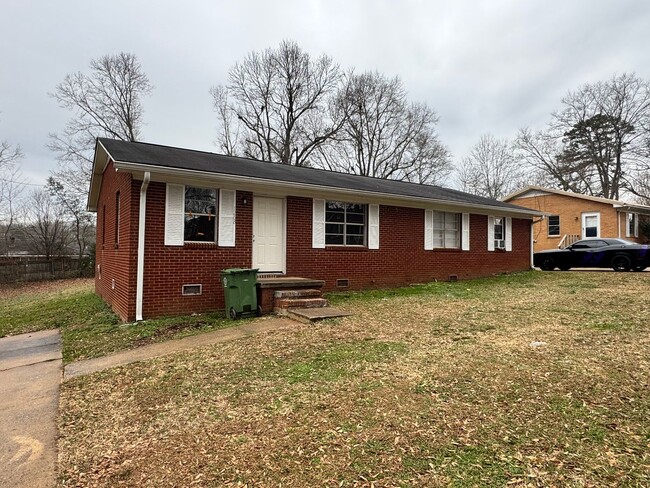 Building Photo - 126 Woodland Ave Unit B