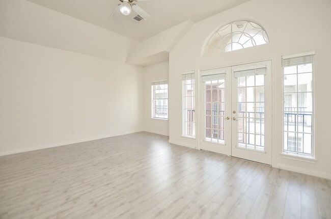 Building Photo - 1909 Branard St Unit B