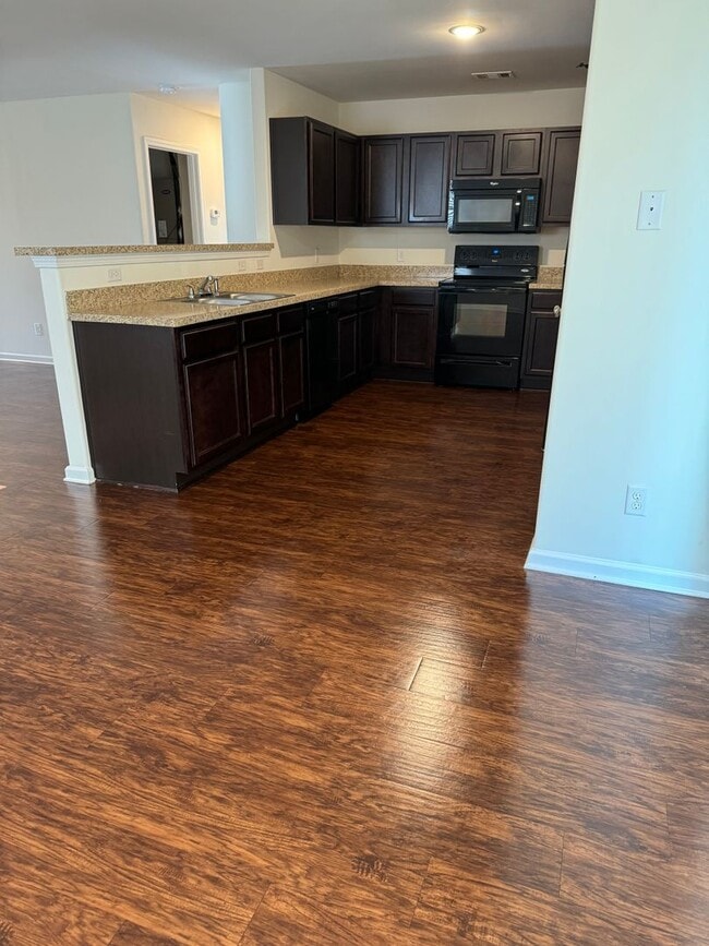 Photo - 83 Braxton Manor Dr