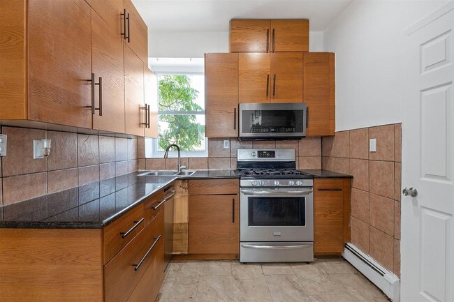 Photo - 310 Paterson Plank Rd Unit 3B