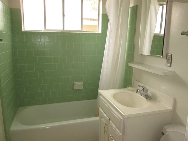 Photo - 634 Couper Dr Unit A