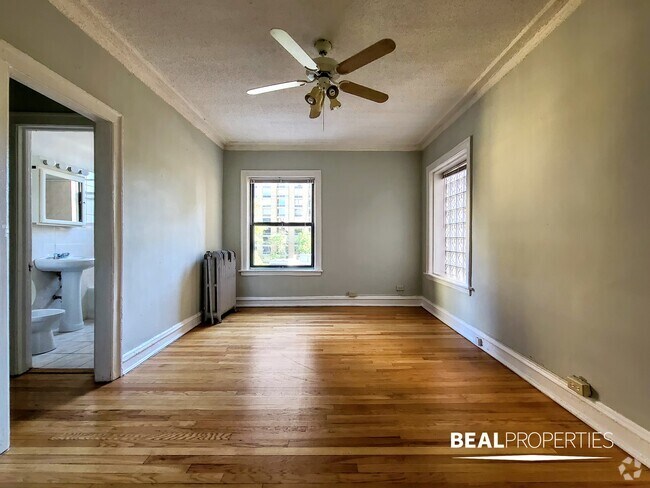 Building Photo - 1164 N Dearborn St Unit Studio Rental