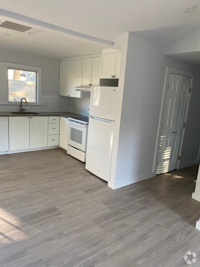 Building Photo - 112 Telegraph Road Unit B Rental