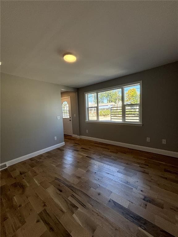 Photo - 865 W Shore Rd