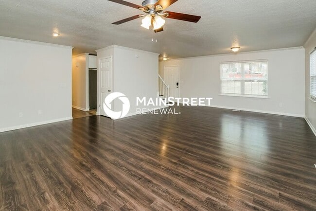 Photo - 3 Bedroom Pet-Friendly Home in KNOXVILLE, TN with Main Street Renewal