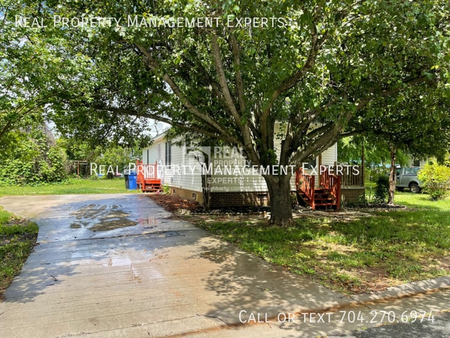 Photo - 668 Brookwood St