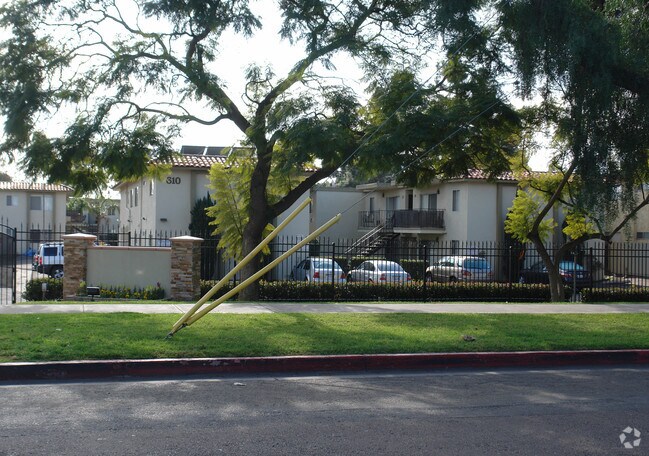 Photo - Pinetree Plaza