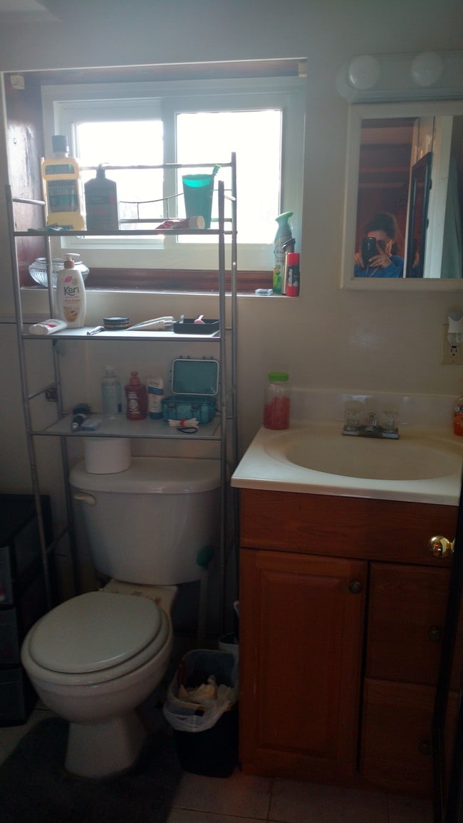 Building Photo - 6416 2nd Pl NW Unit B Rental