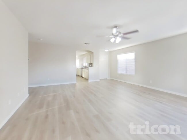 Photo - 7437 W Elwood St