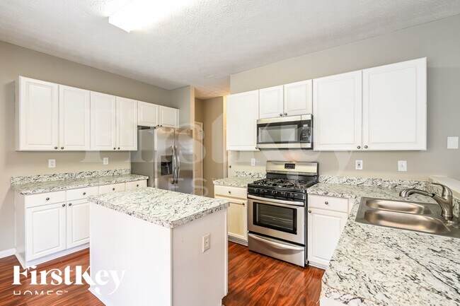 Photo - 6882 Waters Edge Dr