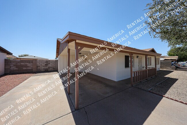 6913 W Solano Dr N
