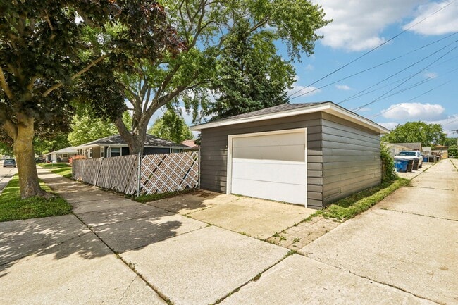 Photo - 2223 Grove Ave