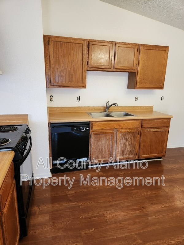 Photo - 6234 Valley Castle