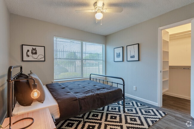 2BR,1BA - 767SF B2 - Bedroom