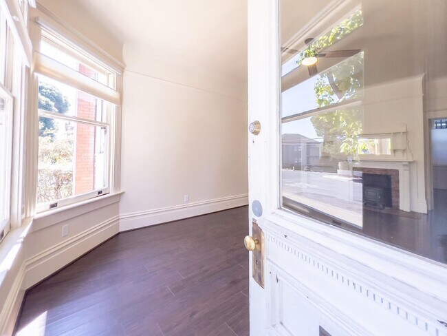 Photo - York St., 740-744-El Dorado St. 505 Unidad El Dorado St., 505