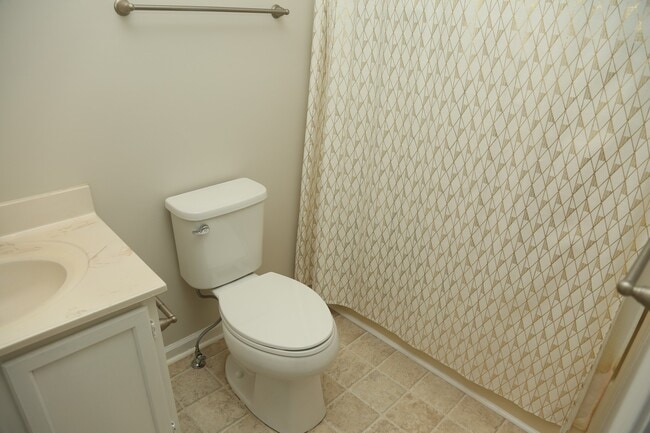 Photo - 396 Wynridge Ln