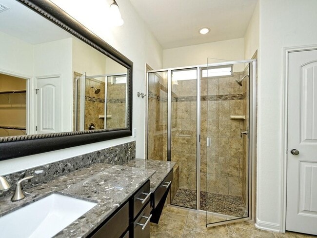 Photo - 2216 Lookout Range Dr