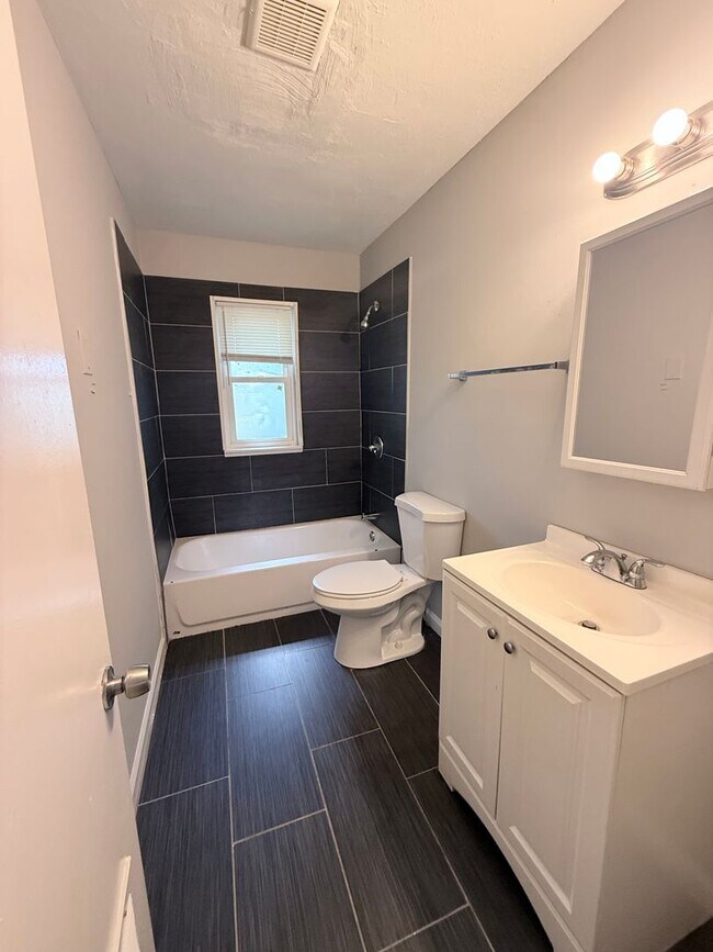 1614 17th Ave N Unit C