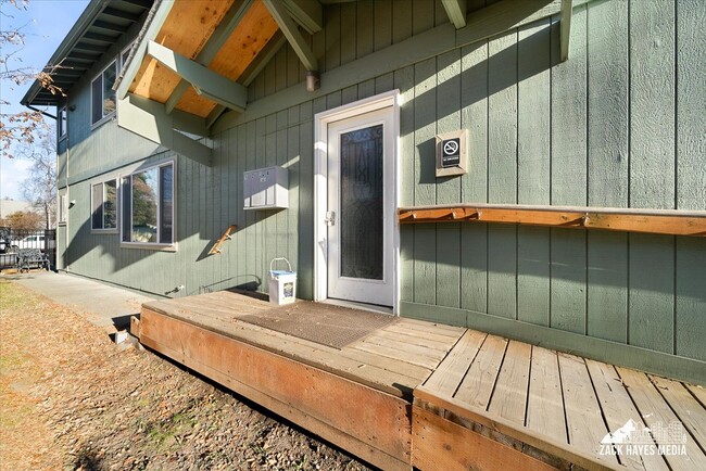 secure entry - 928 E 10th Ave Unit #4