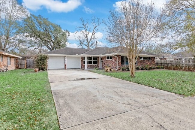 Photo - 10615 Clematis Ln