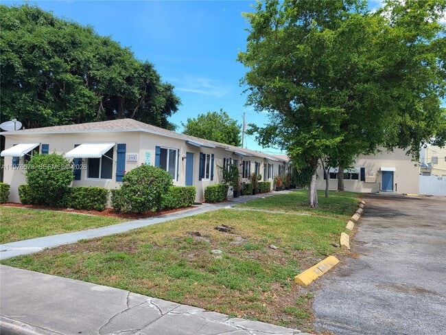 Building Photo - 1005 N 18th Ct Unit 3