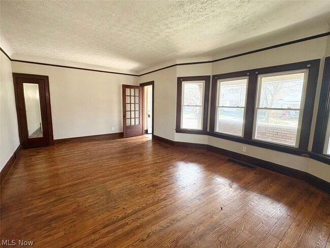 Photo - 245 Oakdale Ave