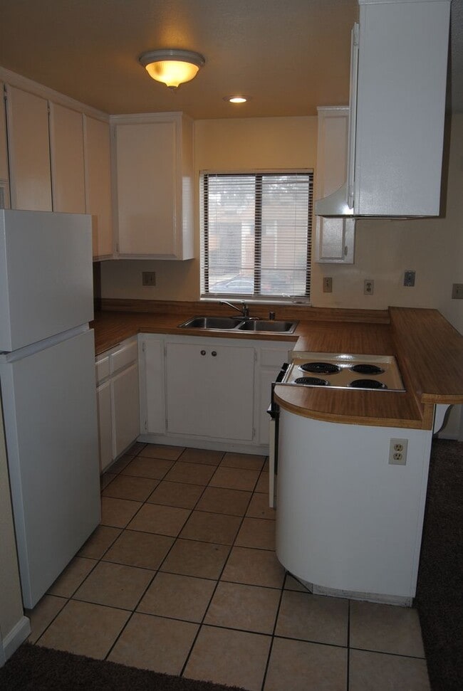 Photo - 4809 Hahn Ave Unidad 48