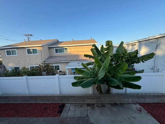 Photo - 7741 Newman Ave