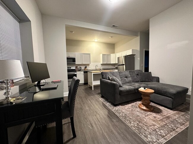 Photo - 4155 Graceland Ave