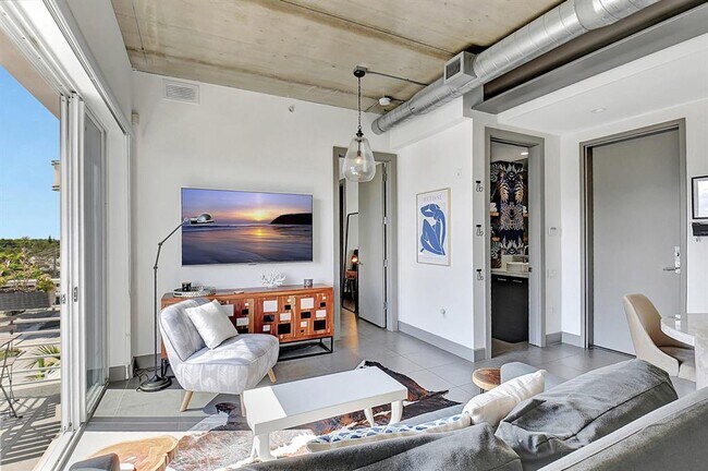 Photo - 111 SE 2nd St Unit 402