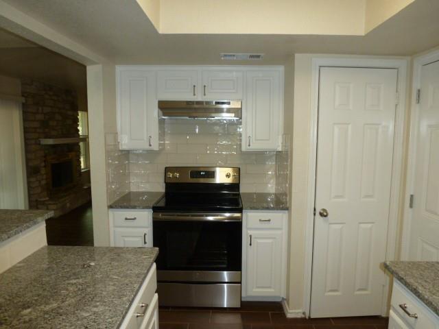 Photo - 8502 Slant Oak Dr