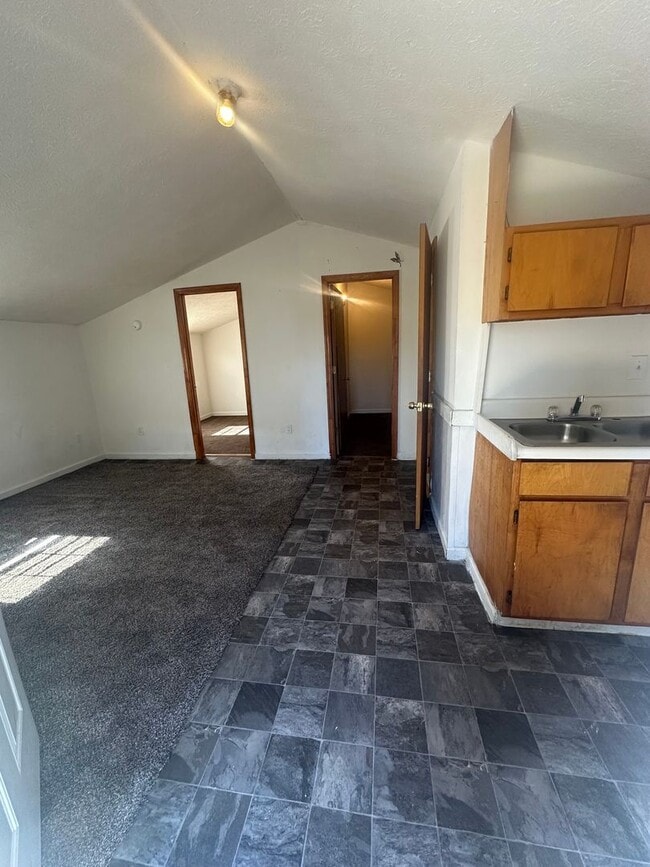 Building Photo - 11 Strozier St Unit 2