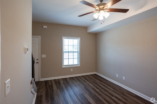 2BR, 1.5BA - 1,050SF - Living Room