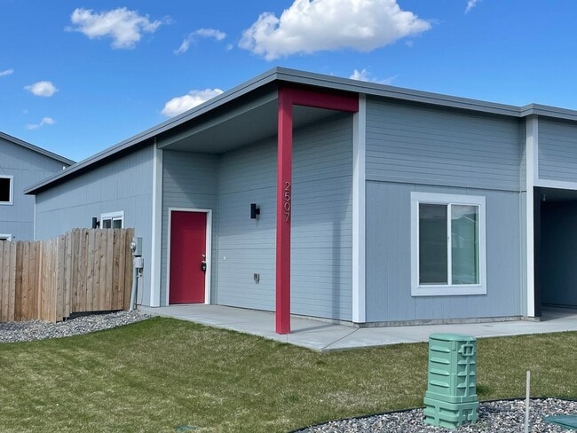 Building Photo - MOVE IN READY! Rental