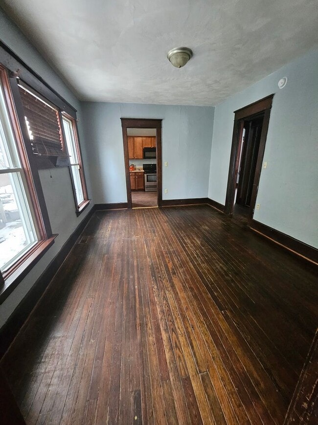 Photo - Lower 2 bedroom unit East Side