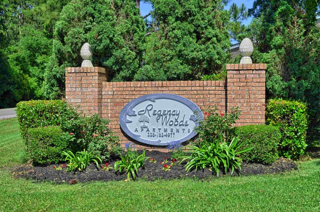 Entrance - Patriot Woods (Regency Woods) Apartments