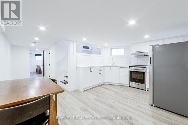 Photo - 13 Ravina Crescent