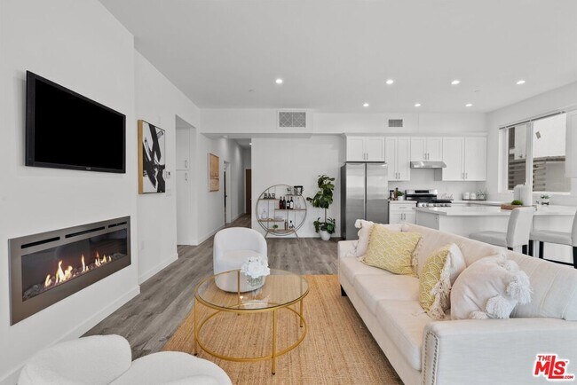 Photo - 5114 Cahuenga Blvd Unit 1