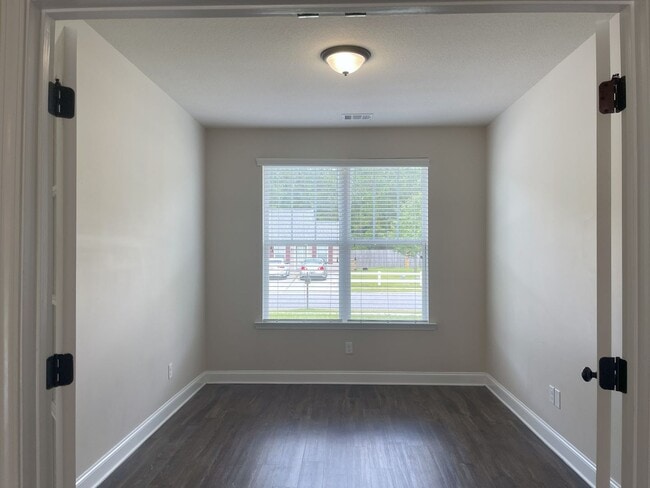Photo - 111 Willow Dr