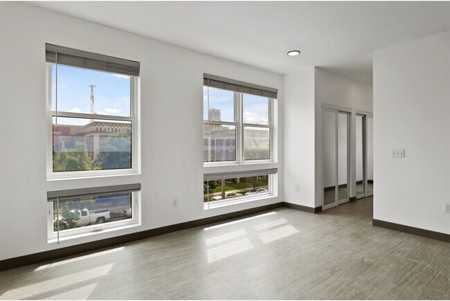 Photo - 2810 Park Ave