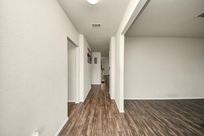 Photo - 25827 Kinship Ct