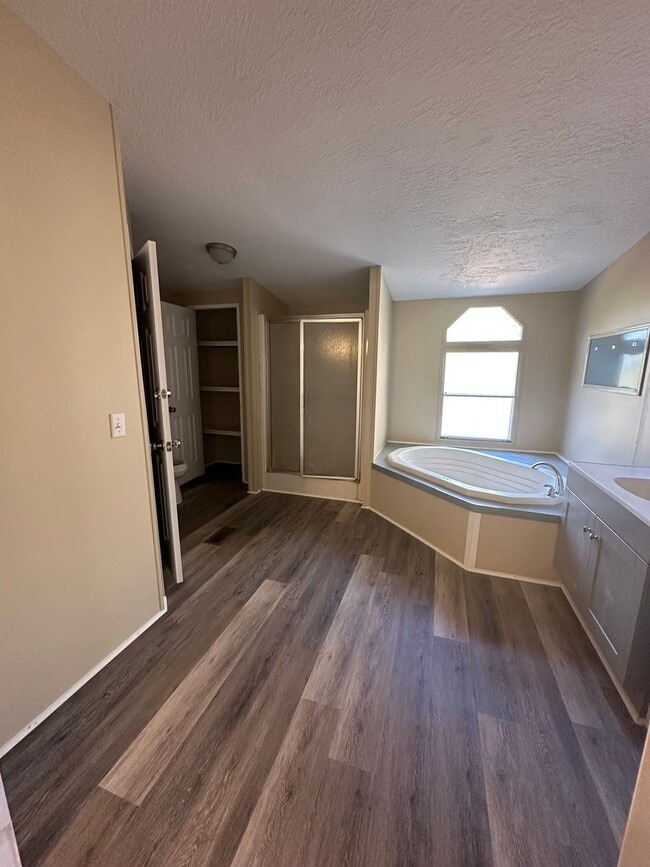 Photo - 3 Bed 2 Bath Waterfront Property - Under Renovations