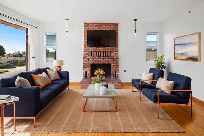 Building Photo - "Charming Coastal Retreat: 3-Bedroom Sanctuary on Agate Street, San Diego"